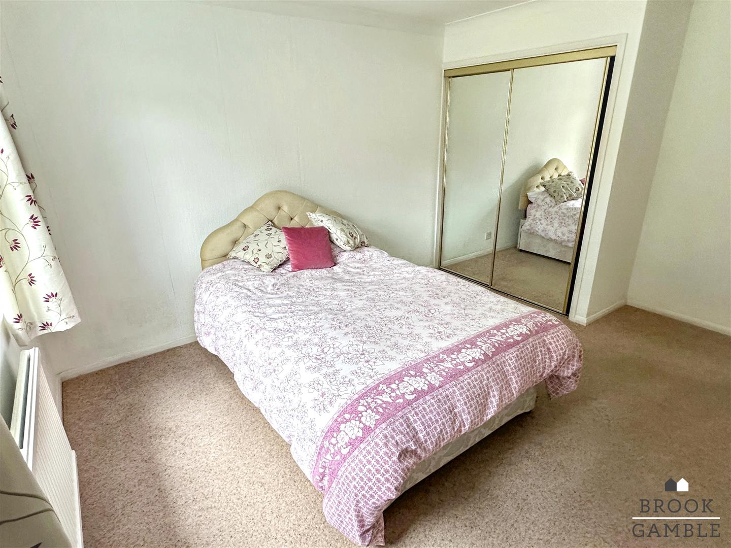 2 Bedroom Flat - Purpose Built. Shortdean Place in Eastbourne,  8